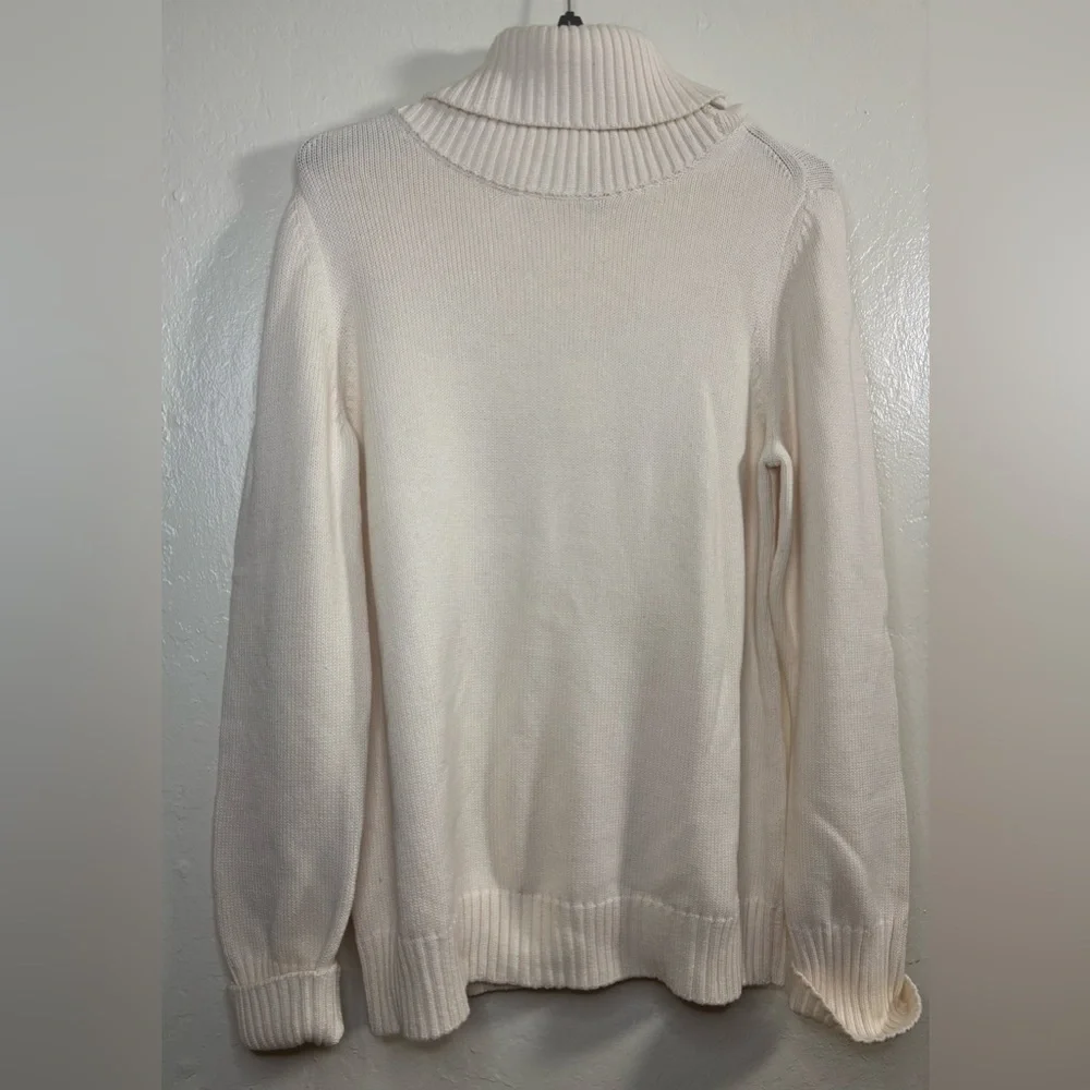 Banana Republic elegant cream